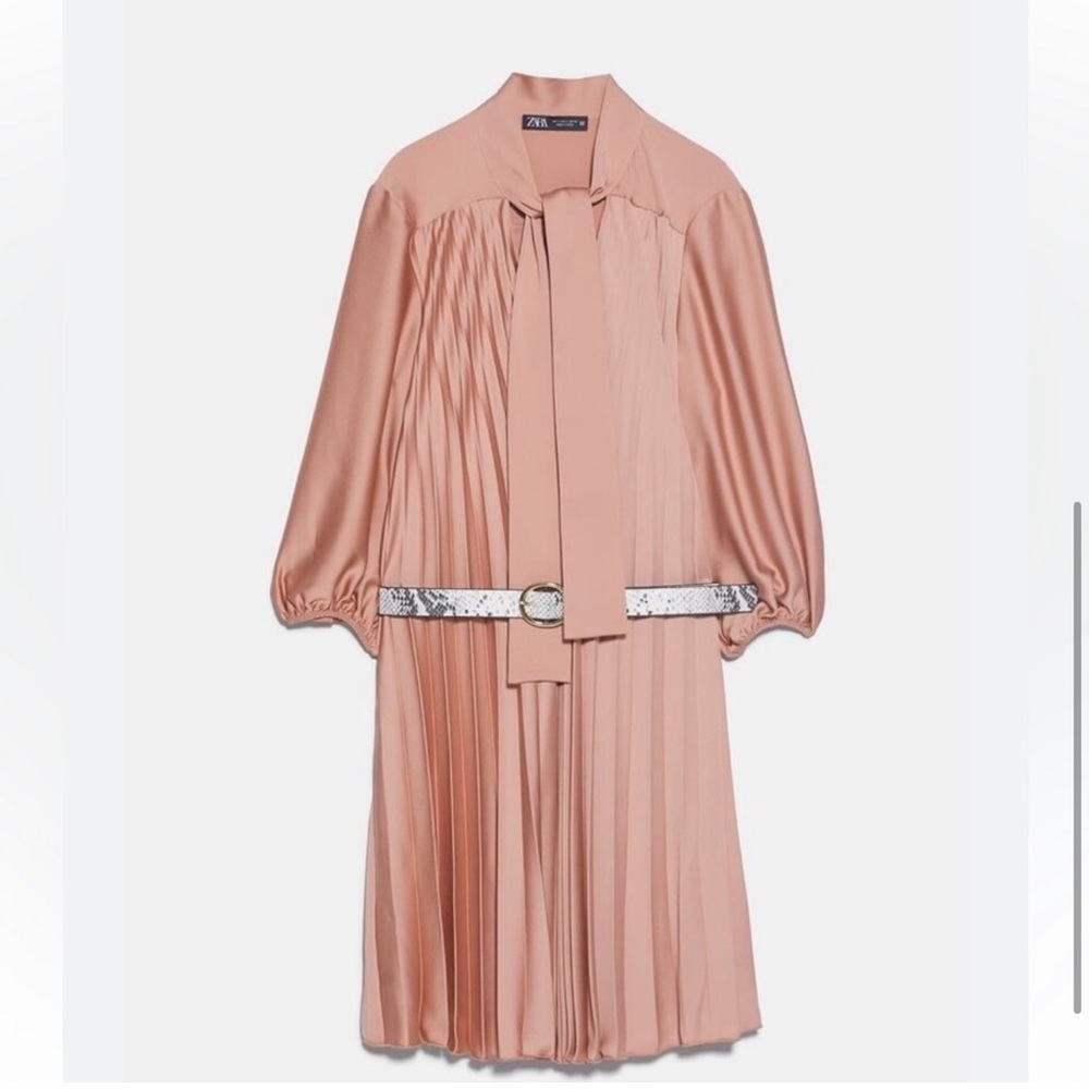 Zara Women Pleated Dress With Belt Beige Pink
Ref 1971/170 US SIZE 6